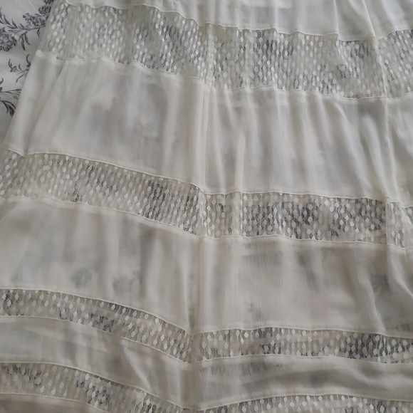 Size M CREAM SKIRT - Picture 2 of 2